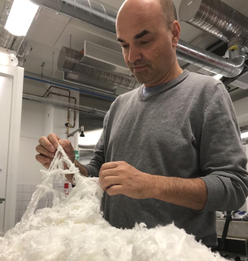 Une entreprise australienne fabrique de la rayonne en nourrissant des bactéries avec des déchets agricoles Une entreprise australienne fabrique de la rayonne en nourrissant des bactéries avec des déchets agricoles