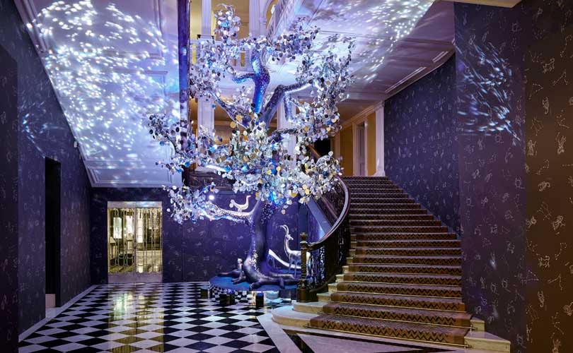 En images : Diane Von Furstenberg inaugure l’arbre de noël de Claridge En images : Diane Von Furstenberg inaugure l’arbre de noël de Claridge