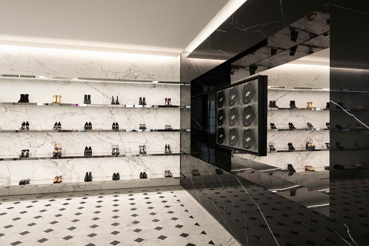En image : le nouveau concept store Saint Laurent Rive Droite rue Saint Honoré En image : le nouveau concept store Saint Laurent Rive Droite rue Saint Honoré