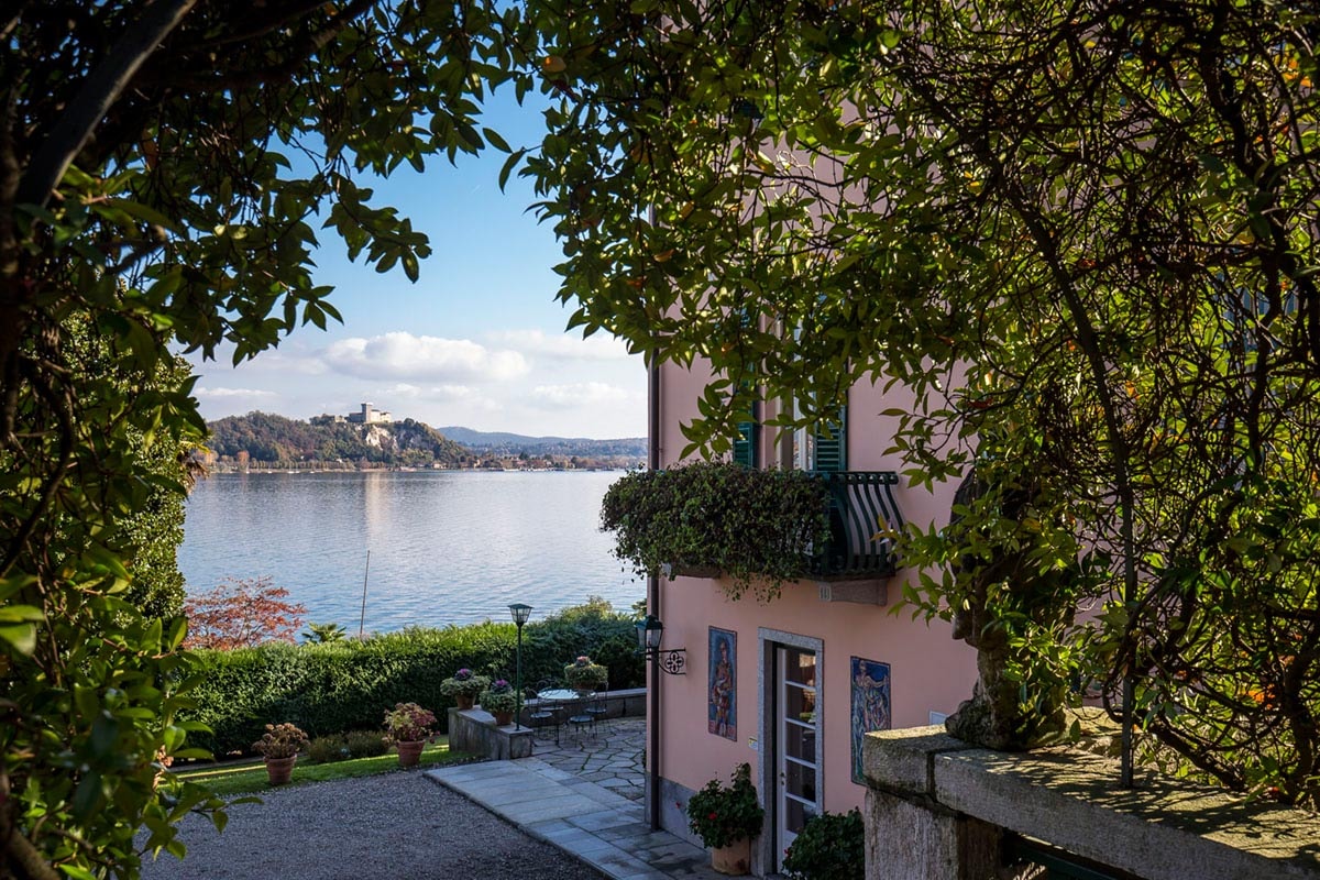 Donatella Versace s’offre une prodigieuse villa sur le lac Majeur Donatella Versace s’offre une prodigieuse villa sur le lac Majeur