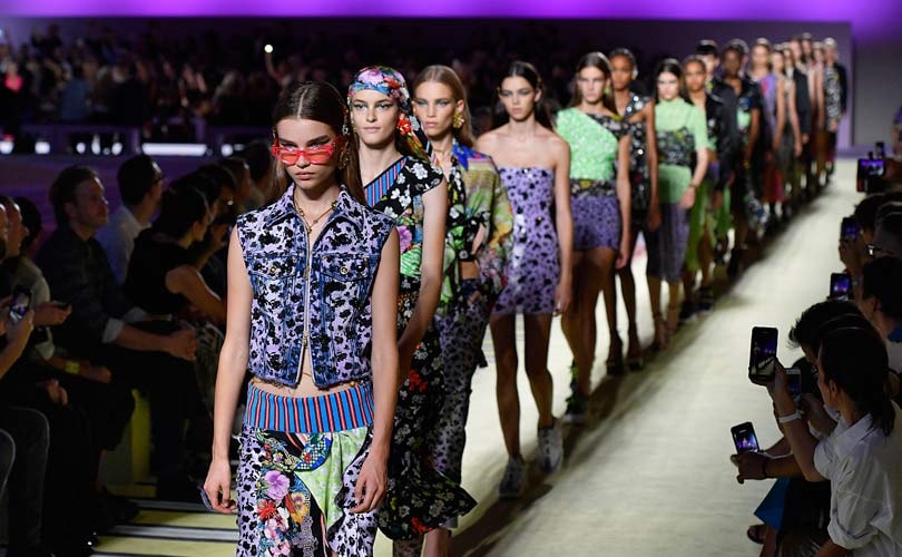Marras, Etro and Versace take women on a sensual adventure in Milan Marras, Etro and Versace take women on a sensual adventure in Milan